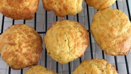 Cheesy Keto Biscuits