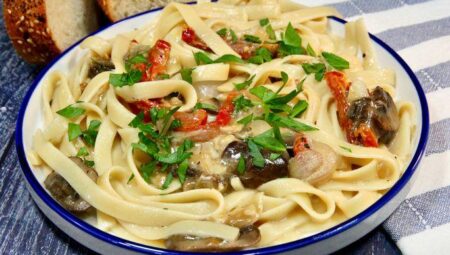 Creamy Brie and Bacon Pasta